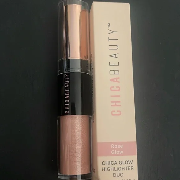 CHICA BEAUTY Chica Glow Highlighter Duo - Chica Glow - FULL SIZE - Brand NEW* - Picture 2 of 8